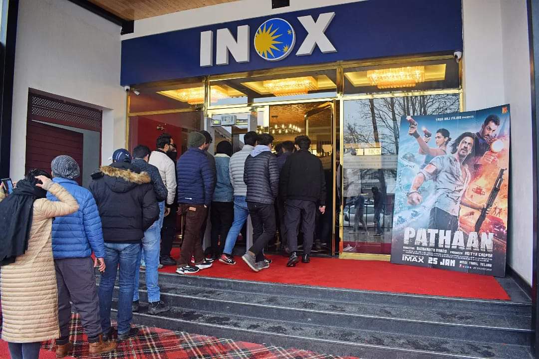 First time after 90’s, Sgr cinema jam-packed for Shahruk starrer Pathan movie