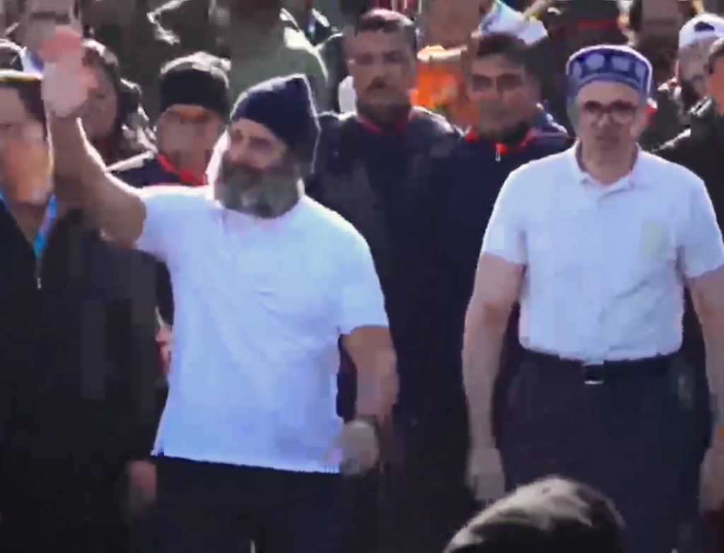 Omar Abdullah joins Rahul Gandhi led Bharat Jodo Yatra in Banihal