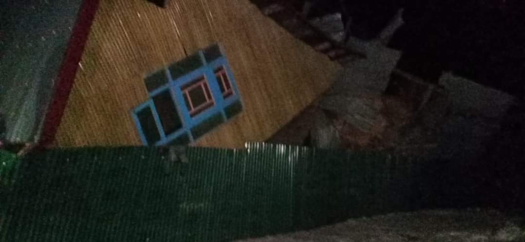 Leh highway blocked, several houses, cowshed damaged in landslide in Sonamarg