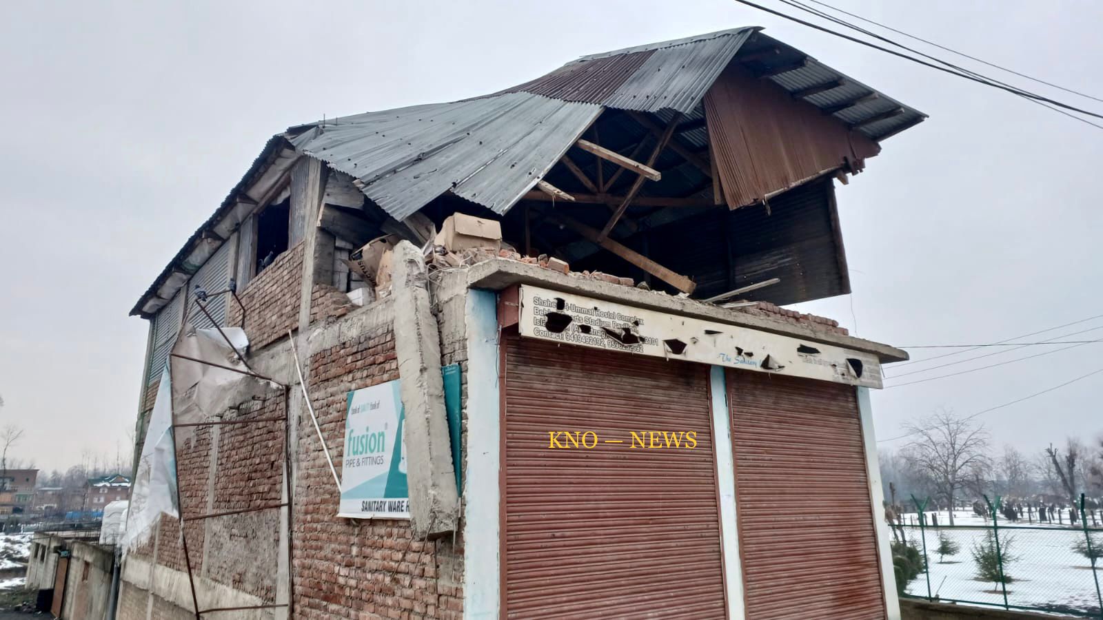 Hurriyat leader’s ‘illegal’ shoping complex demolished in Anantnag