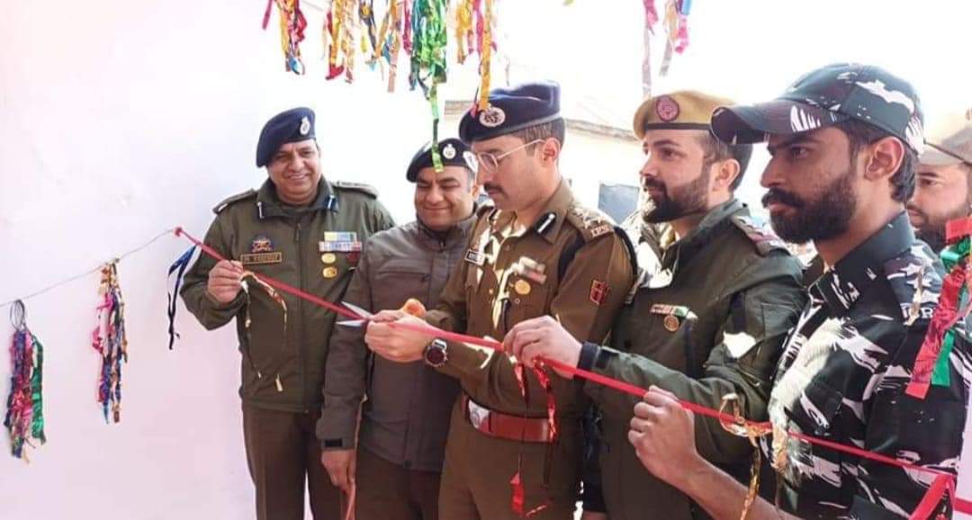 DIG SKR visits PD Awantipora; Inaugurates Recreation Hall, held Darbar with jawans & inspected JIC