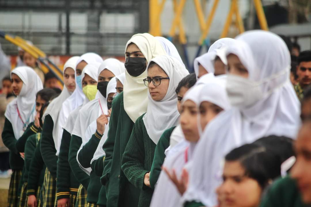 School timings in Srinagar changed to avoid traffic jams: Div Com Kashmir