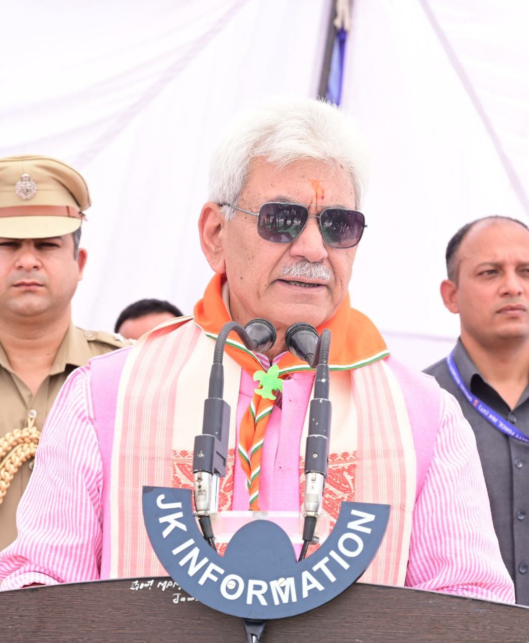 LG flags off marathon to celebrate 100th episode of PM Narendra Modi’s Monologue ‘Mann Ki Baat’
