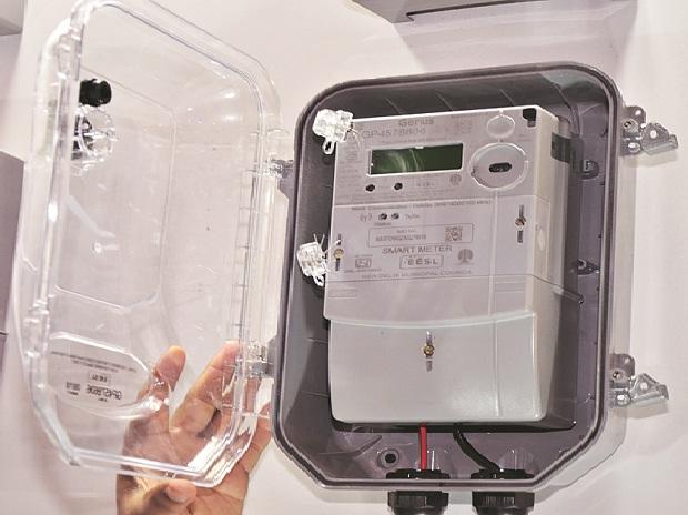 Complete 100% installation of smart meters with no further delay: MD, KPDCL