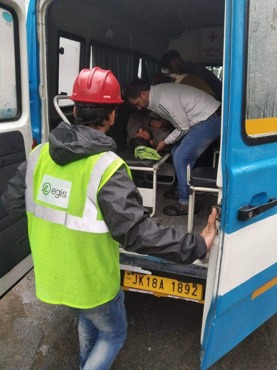 Kulgam man dies after his vehicle rolls down into gorge in Ramban