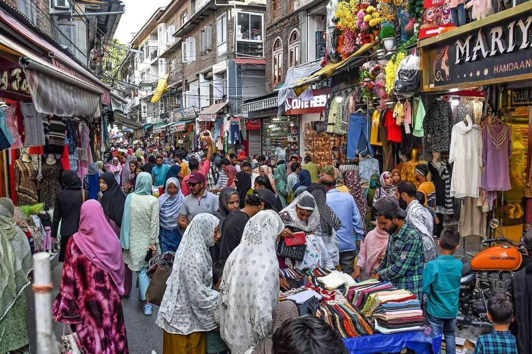 Eid sales drop by 50 percent in Kashmir, says KCCI