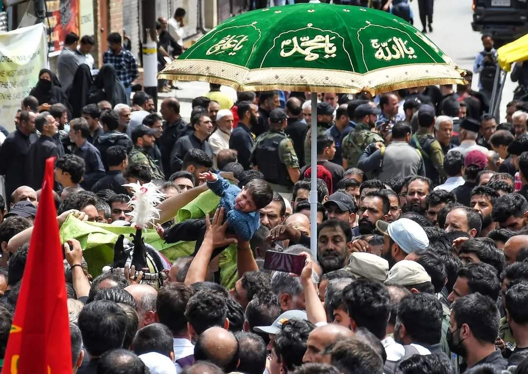 Over one lakh mourners converge at Srinagar’s old city on Ashoora eve