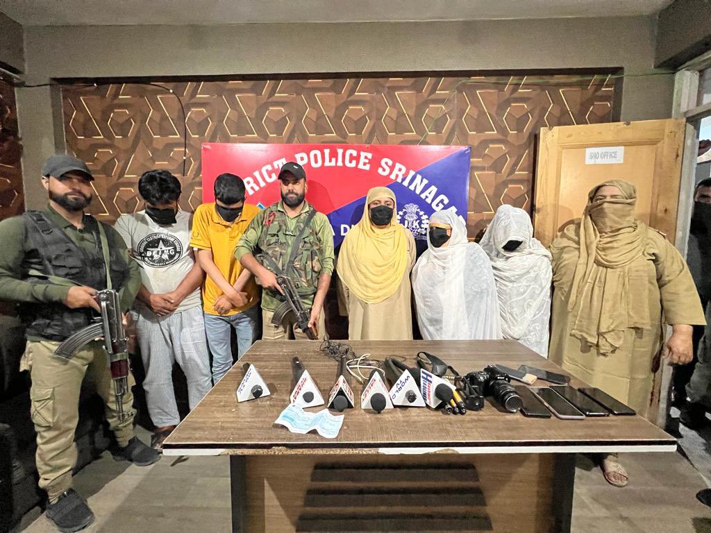 4 Member Honey Trap Gang Busted in Srinagar: Police