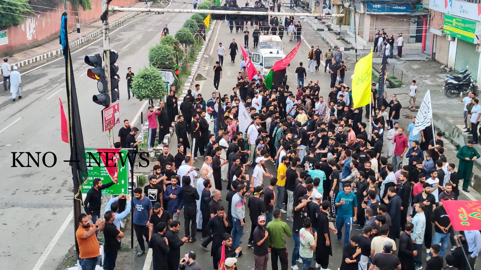 After over three decades, Sgr streets reverberate with praises for Hazrat Imam Hussain (AS) as Shia mourners take out 8th Muharram procession