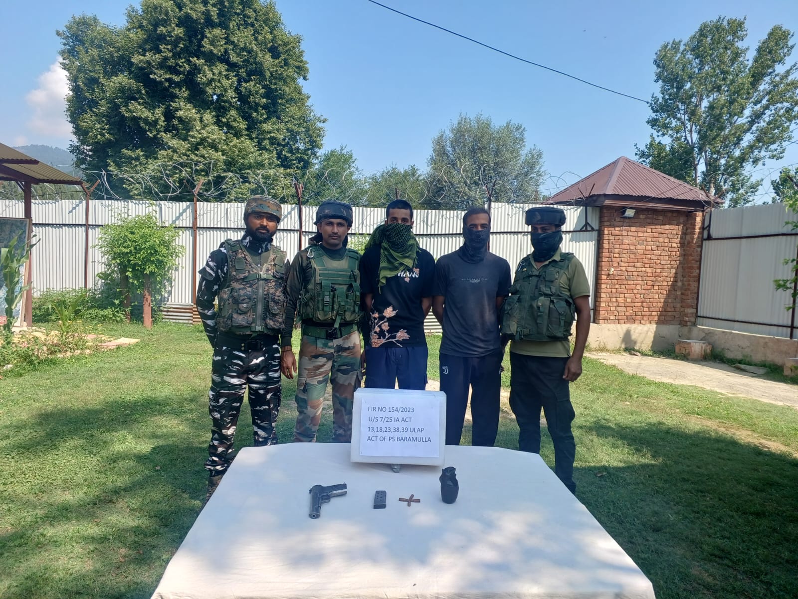 2 Hybrid LeT militants held in Baramula