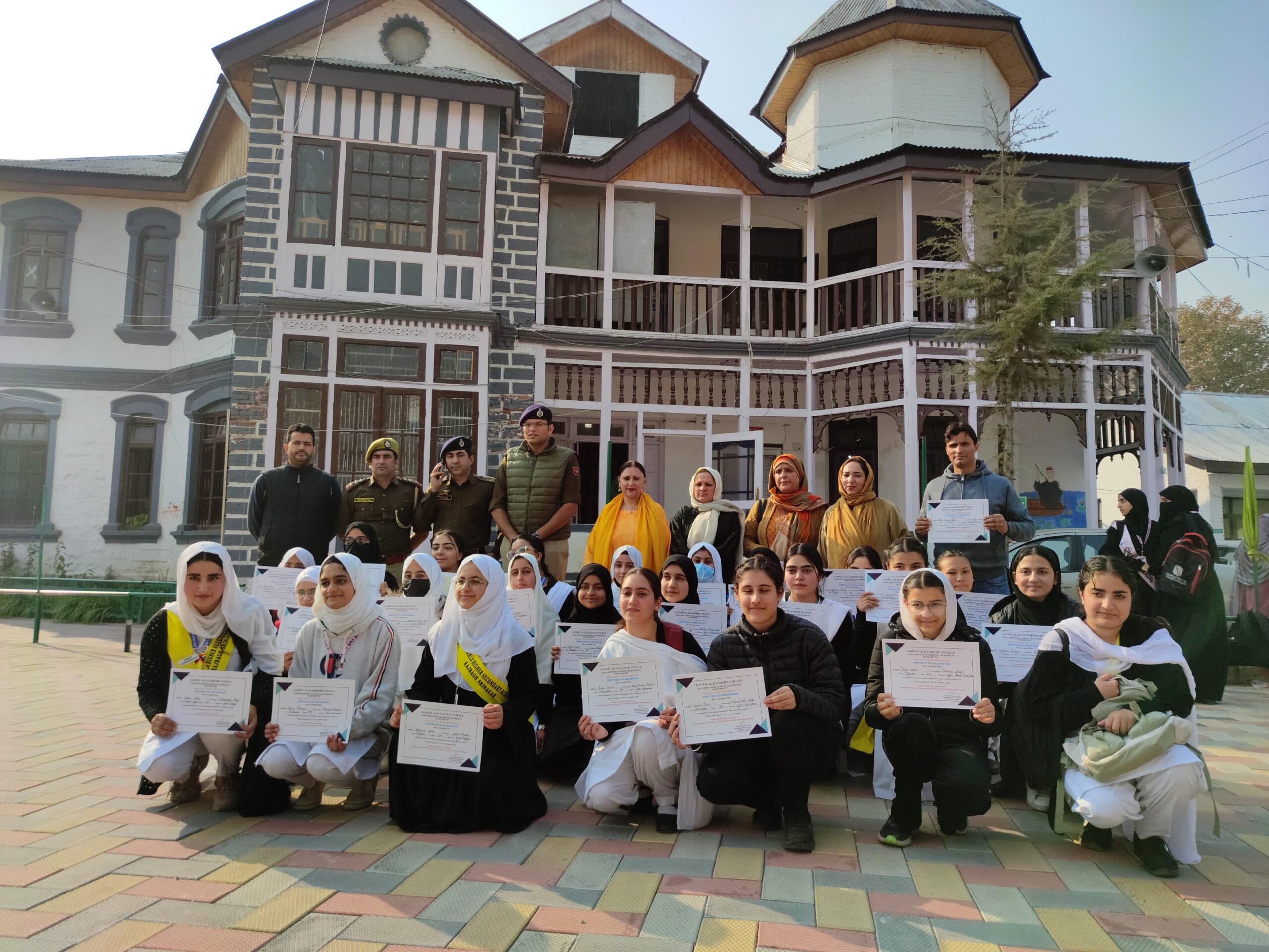 Srinagar Police organizes Essay Competition in observance of Police Flag Day 2023
