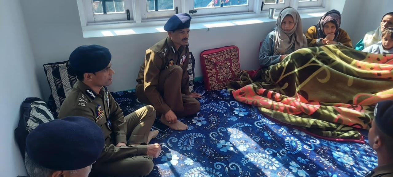DGP visits family of Marty Head Constable in Baramulla