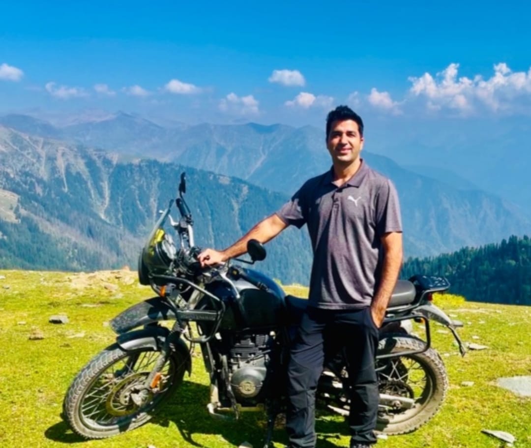 Awantipora man voluntarily retires from Indian Air Force, launches travel agency to boost rural tourism