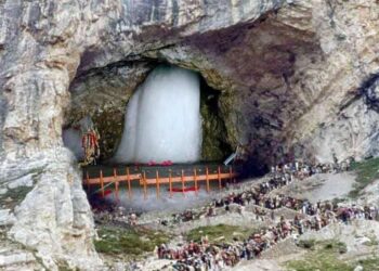 Over 28,000 pilgrims visit Amarnath cave shrine in 2 days