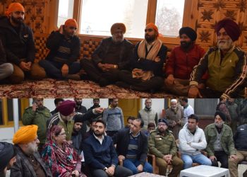 DC Budgam visits Gurudwara Guru Nanak Charan Asthan Beerwah