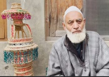 Meet Ali Mohammad Dar: The master Kangri maker of Kashmir