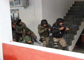 J&K Police Conducts Mock Drill at Qazigund Railway Station