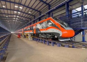 Kashmir’s Vande Bharat Express arrives in Jammu Tawi station