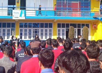Schools Reopen in Kashmir After Three-Month Winter Break