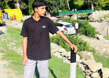 Riyan Rafiq: The Young Calligraphy Artist from Kashmir Creating Waves with His Pen