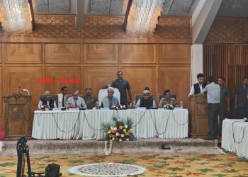 Ahead of Amarnath Yatra, LG Sinha meets civil society members at SKICC