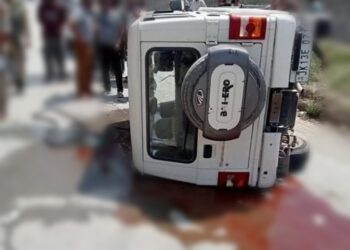 Two Injured in Road Accident at SIDCO Pulwama, One Critical