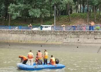 Minor Dead, One Rescued, Two Missing After Family from Srinagar Drowns in Jhelum at Gantmulla Baramulla