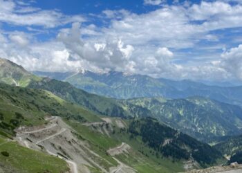 Admin Suspends Vehicular Traffic via Margan Top, Sinthan Top Due to Bad Weather