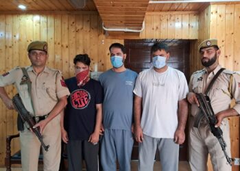 District Police Anantnag Busts Organised Fraud Racket ,Three Accused Arrested