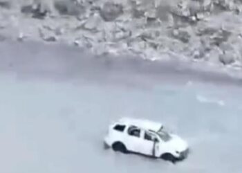 Two Killed, 3 Others Injured After Their Vehicle Plungs Ino River In Drass