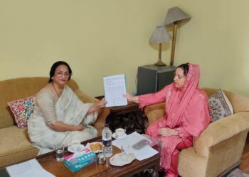 Sakeena Itoo discusses ways and means for strengthening professional education opportunities across J&K with Chairperson JKBOPEE
