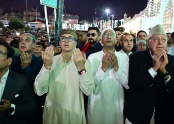 CM Omar Abdullah offers Magrib prayers at Hazratbal Shrine on Eid-e-Milad-un-Nabi (SAW)