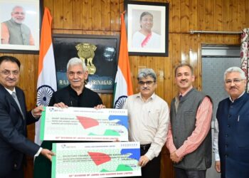 J&K Bank Hands Over 130.77 Crore Dividend to UT Administration