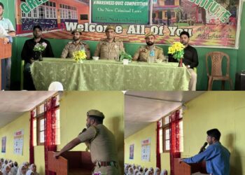 Police Holds Awareness, Quiz Competition on New Criminal Laws at Yaripora, Kulgam