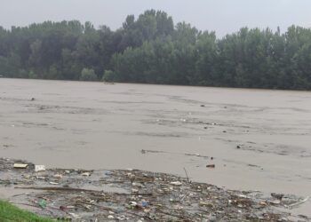 Mostly Dry Weather Expected in J&K, Brief Thundershowers Possible Towards Evening: Weatherman