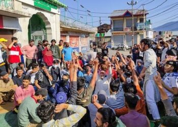 Doda on boil; several protesters, cops injured in clashes