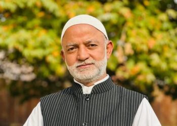 Kashmir’s ‘Kachra Man,’ Advocate Ganai bags prestigious Lifetime Achievement Award 2026