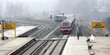 Train service witness huge rush as highway remains closed