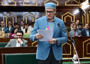 CM promises roadmap for regularisation of daily wagers in J&K