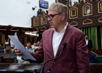 CM promises roadmap for regularisation of daily wagers in J&K