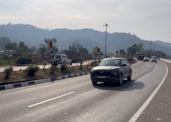 Srinagar–Jammu highway remains open: LMVs move both ways, HMVs permitted from Udhampur to Srinagar