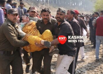Several Injured After Car Falls into Canal in Jammu, Minister Satish Sharma Assists in Rescue