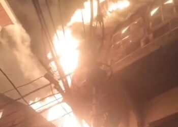 Fire breaks out in Srinagar’s Habbakadal area; several houses affected