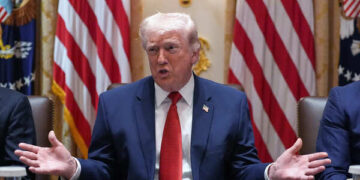 Trump tells aides he is willing to end Iran war without reopening Hormuz, WSJ reports